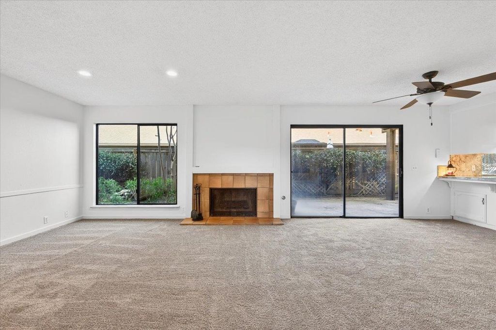 Image 15 of property listing at 6260 N Palm # 110, Fresno, CA 93704