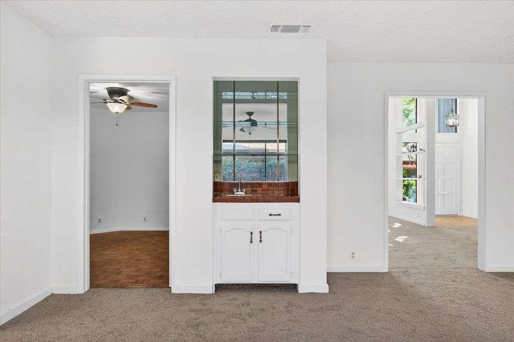 Image 20 of property listing at 6260 N Palm # 110, Fresno, CA 93704