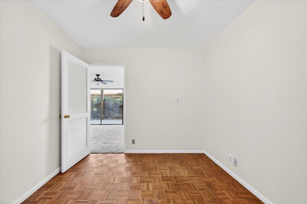 Image 23 of property listing at 6260 N Palm # 110, Fresno, CA 93704