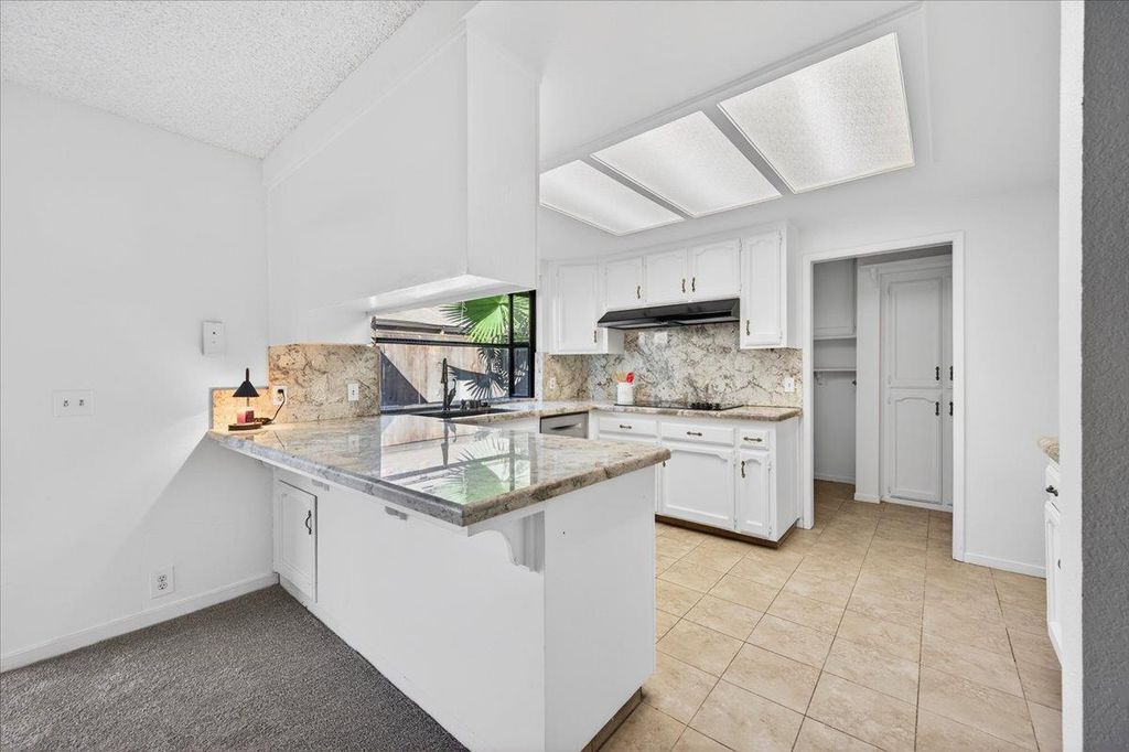 Image 24 of property listing at 6260 N Palm # 110, Fresno, CA 93704