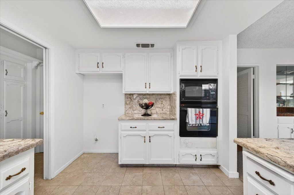 Image 28 of property listing at 6260 N Palm # 110, Fresno, CA 93704