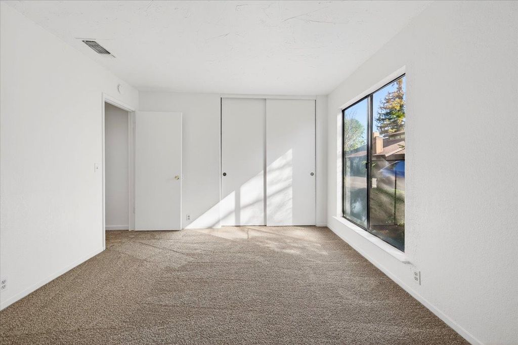Image 34 of property listing at 6260 N Palm # 110, Fresno, CA 93704