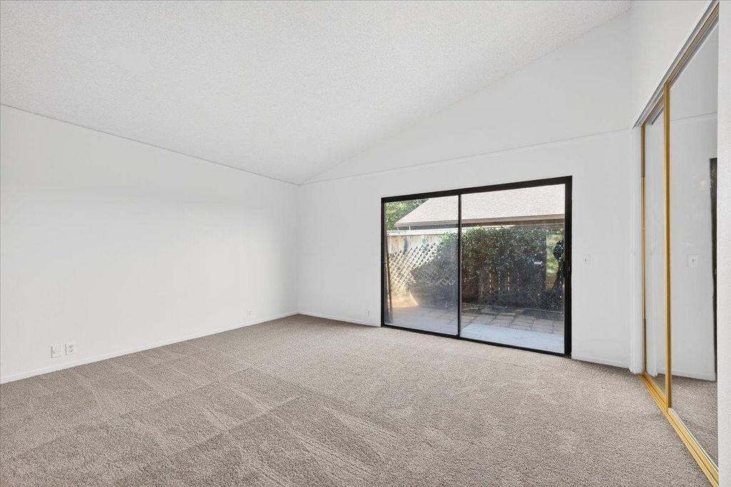 Image 36 of property listing at 6260 N Palm # 110, Fresno, CA 93704