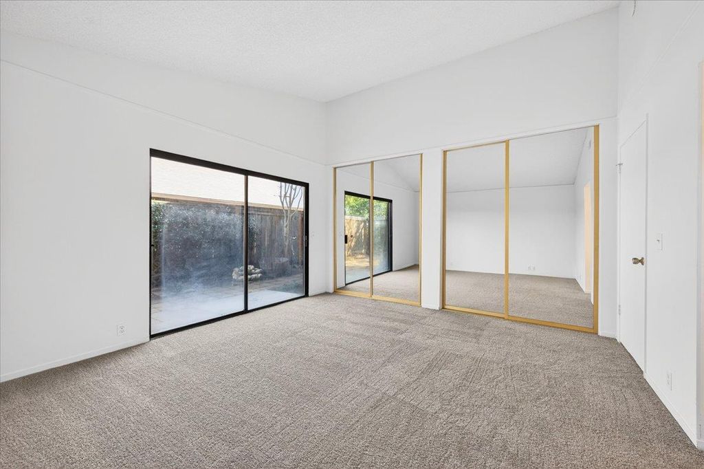 Image 38 of property listing at 6260 N Palm # 110, Fresno, CA 93704