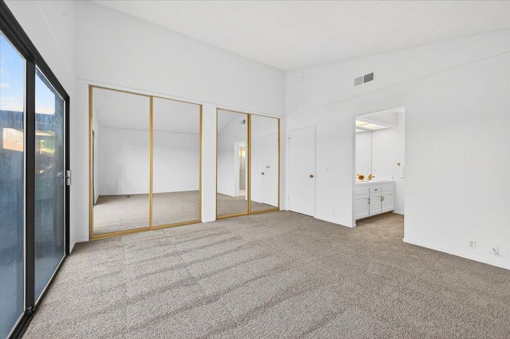 Image 39 of property listing at 6260 N Palm # 110, Fresno, CA 93704
