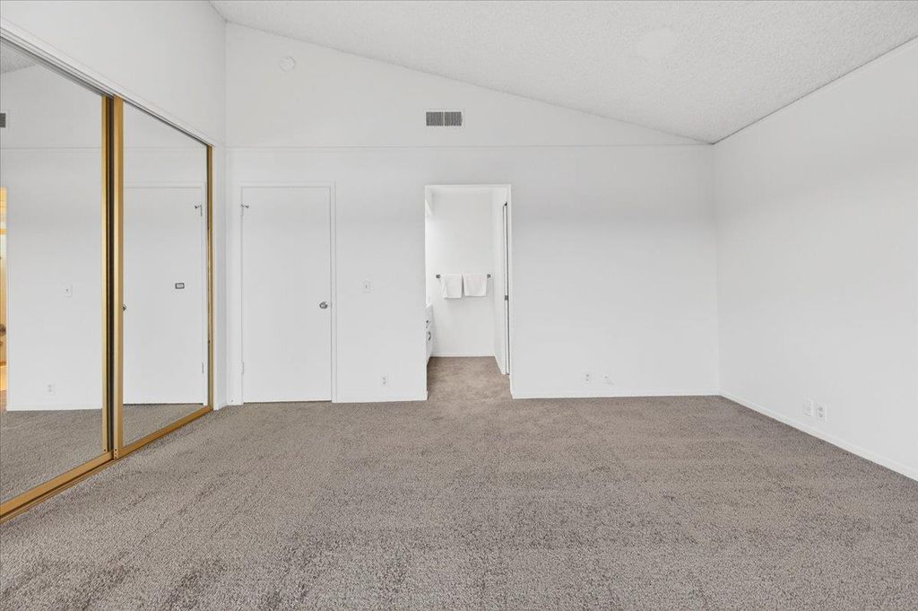Image 40 of property listing at 6260 N Palm # 110, Fresno, CA 93704