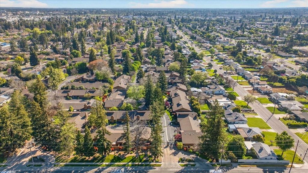Image 55 of property listing at 6260 N Palm # 110, Fresno, CA 93704