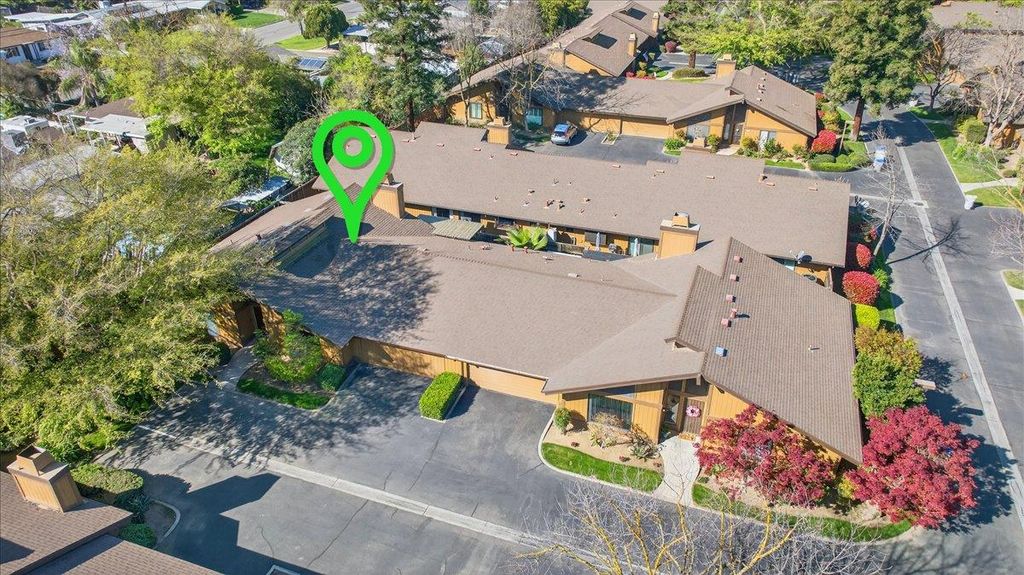 Image 56 of property listing at 6260 N Palm # 110, Fresno, CA 93704