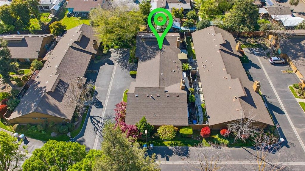 Image 58 of property listing at 6260 N Palm # 110, Fresno, CA 93704