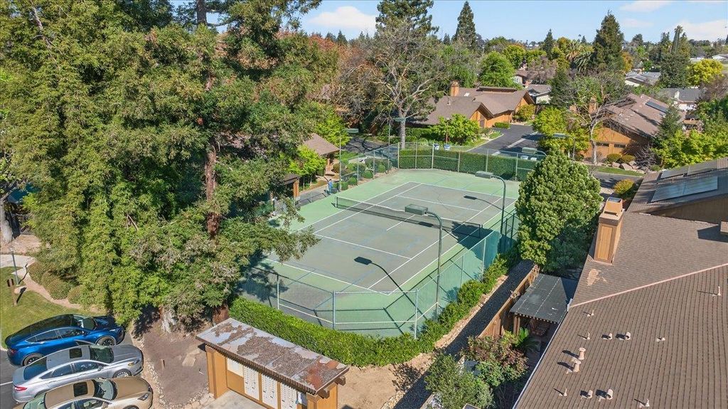 Image 64 of property listing at 6260 N Palm # 110, Fresno, CA 93704