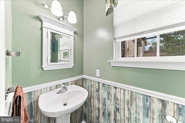 313 MANCHESTER ST, Oxford, PA 19363