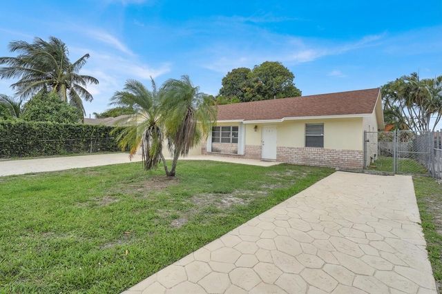 151 NE 26th Avenue, Boynton Beach, FL 33435