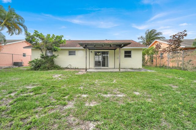 151 NE 26th Avenue, Boynton Beach, FL 33435
