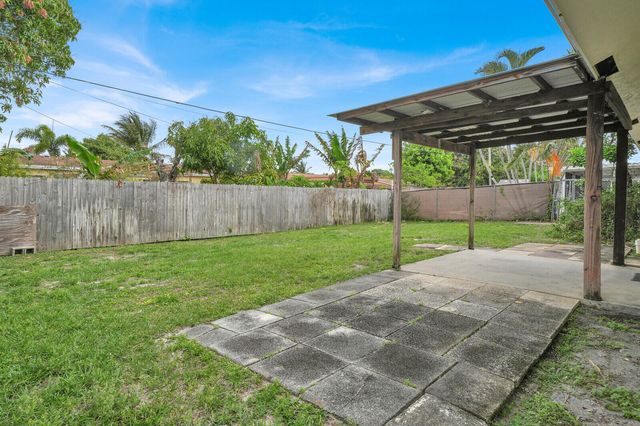 151 NE 26th Avenue, Boynton Beach, FL 33435