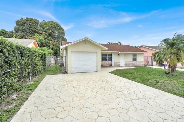 151 NE 26th Avenue, Boynton Beach, FL 33435