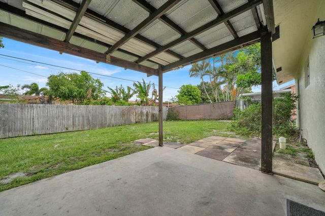 151 NE 26th Avenue, Boynton Beach, FL 33435
