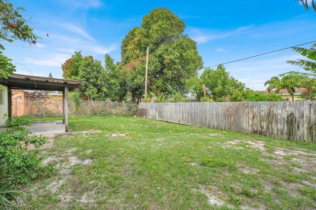 151 NE 26th Avenue, Boynton Beach, FL 33435