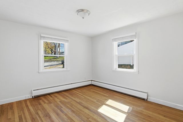 11 Cannon Rock Rd, Lynn, MA 01904