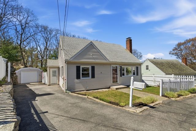 11 Cannon Rock Rd, Lynn, MA 01904