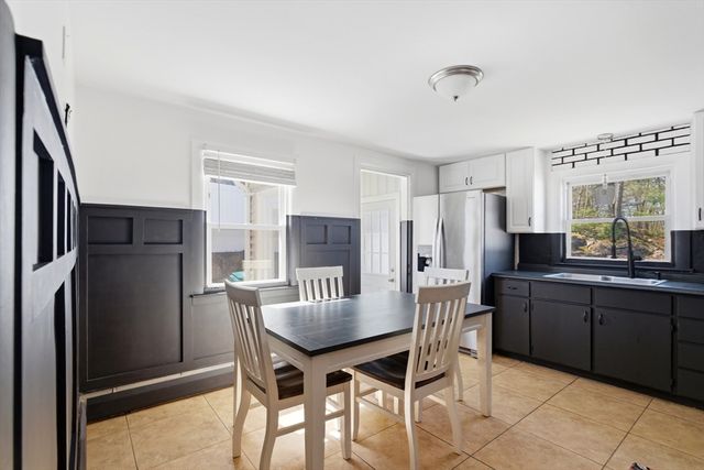 11 Cannon Rock Rd, Lynn, MA 01904