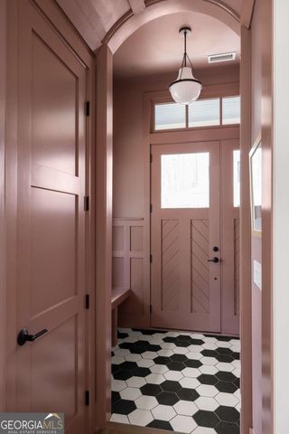 11572 Serenbe Lane, Chattahoochee Hills, GA 30268