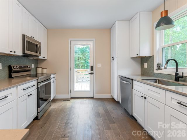 239 Bonnies Meadow Place, Asheville, NC 28806