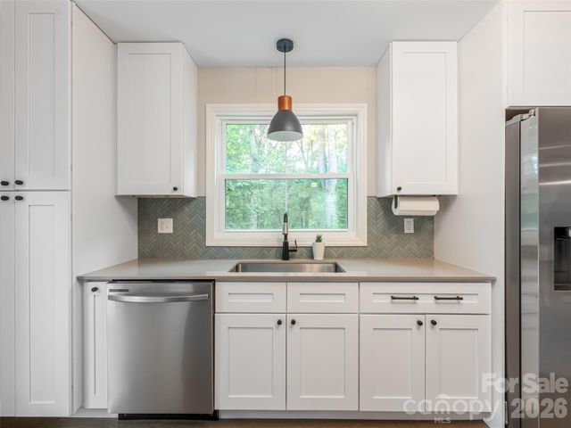 239 Bonnies Meadow Place, Asheville, NC 28806