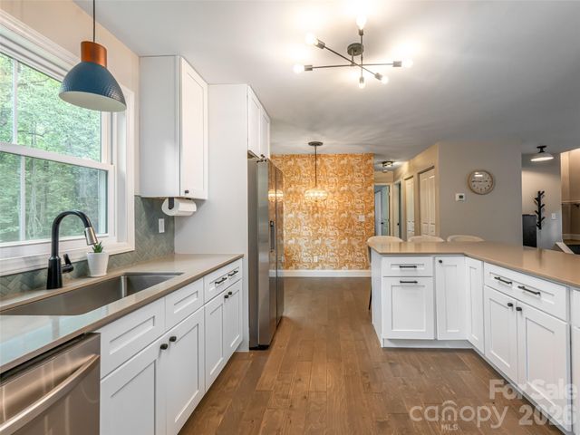 239 Bonnies Meadow Place, Asheville, NC 28806