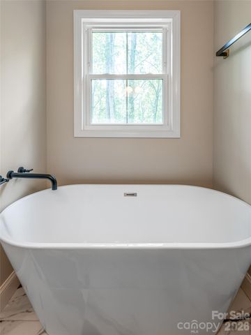 239 Bonnies Meadow Place, Asheville, NC 28806