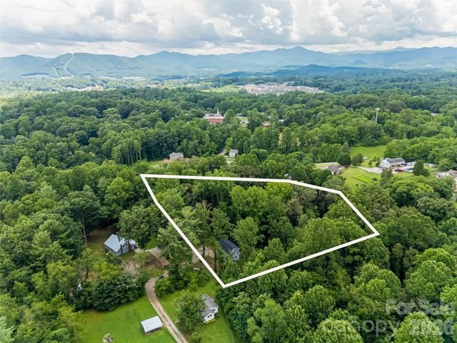 239 Bonnies Meadow Place, Asheville, NC 28806