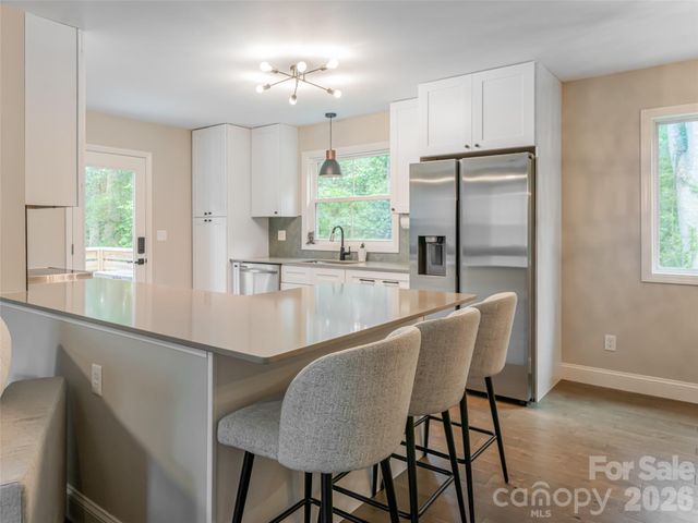 239 Bonnies Meadow Place, Asheville, NC 28806