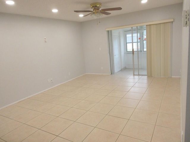 2572 Emory Drive E J, West Palm Beach, FL 33415