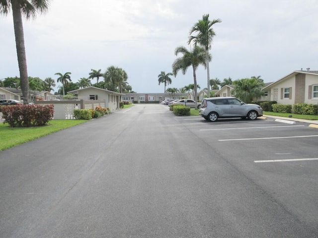 2572 Emory Drive E J, West Palm Beach, FL 33415