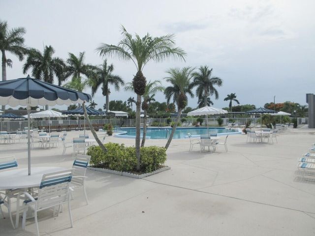 2572 Emory Drive E J, West Palm Beach, FL 33415