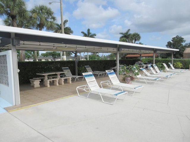 2572 Emory Drive E J, West Palm Beach, FL 33415