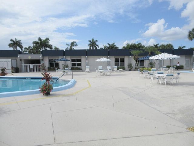 2572 Emory Drive E J, West Palm Beach, FL 33415