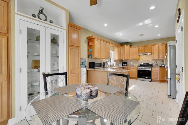 29 Tower Road, Edison, NJ 08820