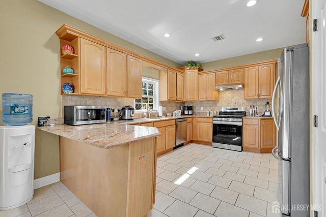 29 Tower Road, Edison, NJ 08820