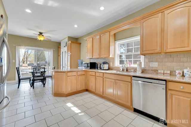 29 Tower Road, Edison, NJ 08820