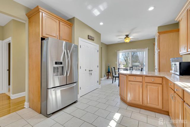 29 Tower Road, Edison, NJ 08820