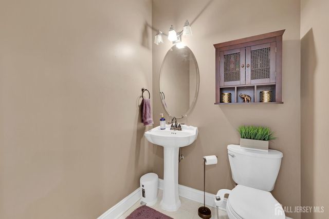 29 Tower Road, Edison, NJ 08820