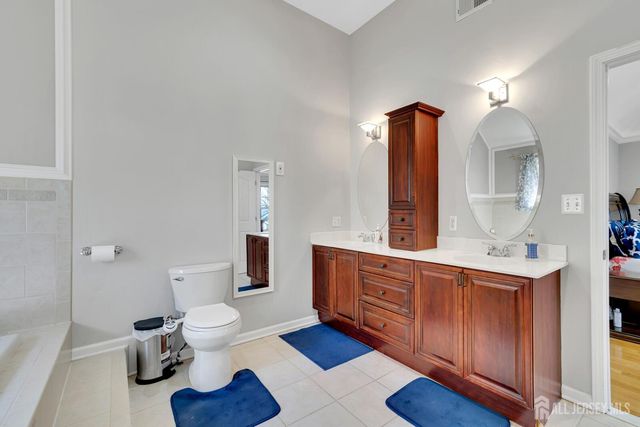 29 Tower Road, Edison, NJ 08820