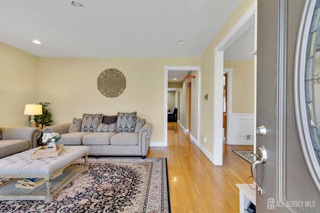 29 Tower Road, Edison, NJ 08820