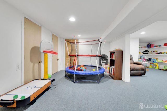 29 Tower Road, Edison, NJ 08820