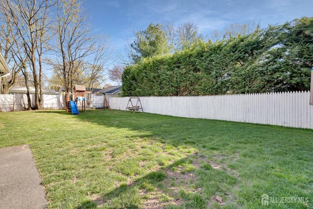 29 Tower Road, Edison, NJ 08820