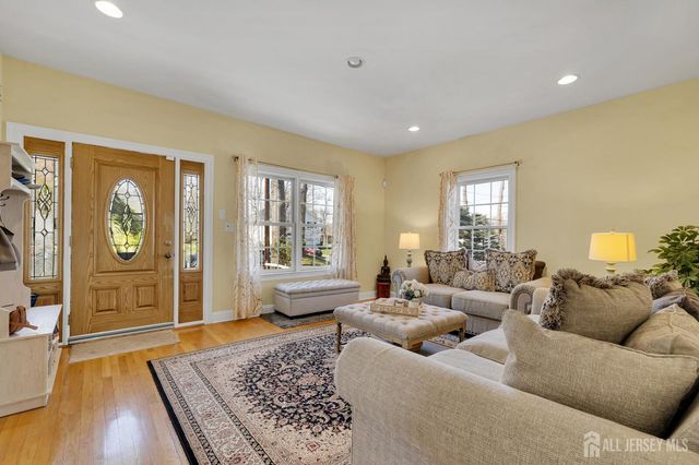 29 Tower Road, Edison, NJ 08820