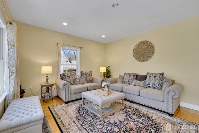 29 Tower Road, Edison, NJ 08820