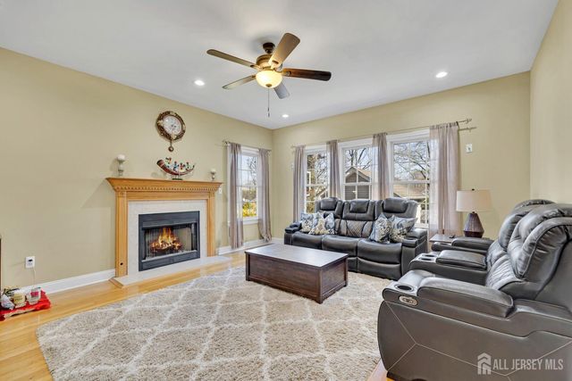 29 Tower Road, Edison, NJ 08820