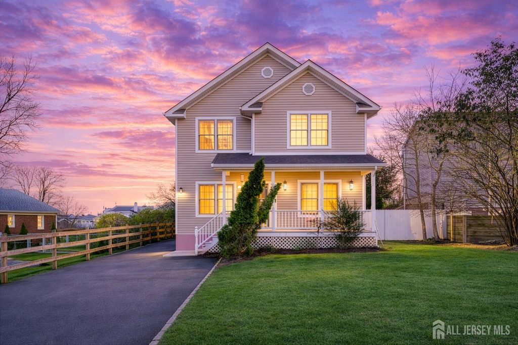 29 Tower Road, Edison, NJ 08820