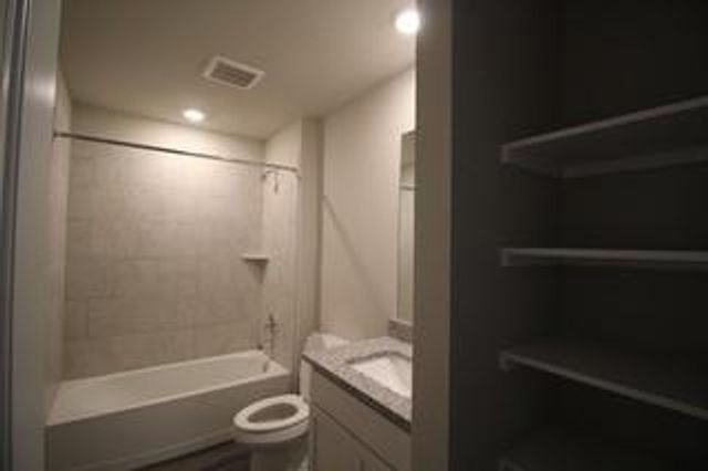 210 Barton Creek Drive, Huntsville, TX 77340